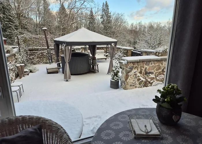 Mellene 1 Bedroom House In Nature & Hot Tube