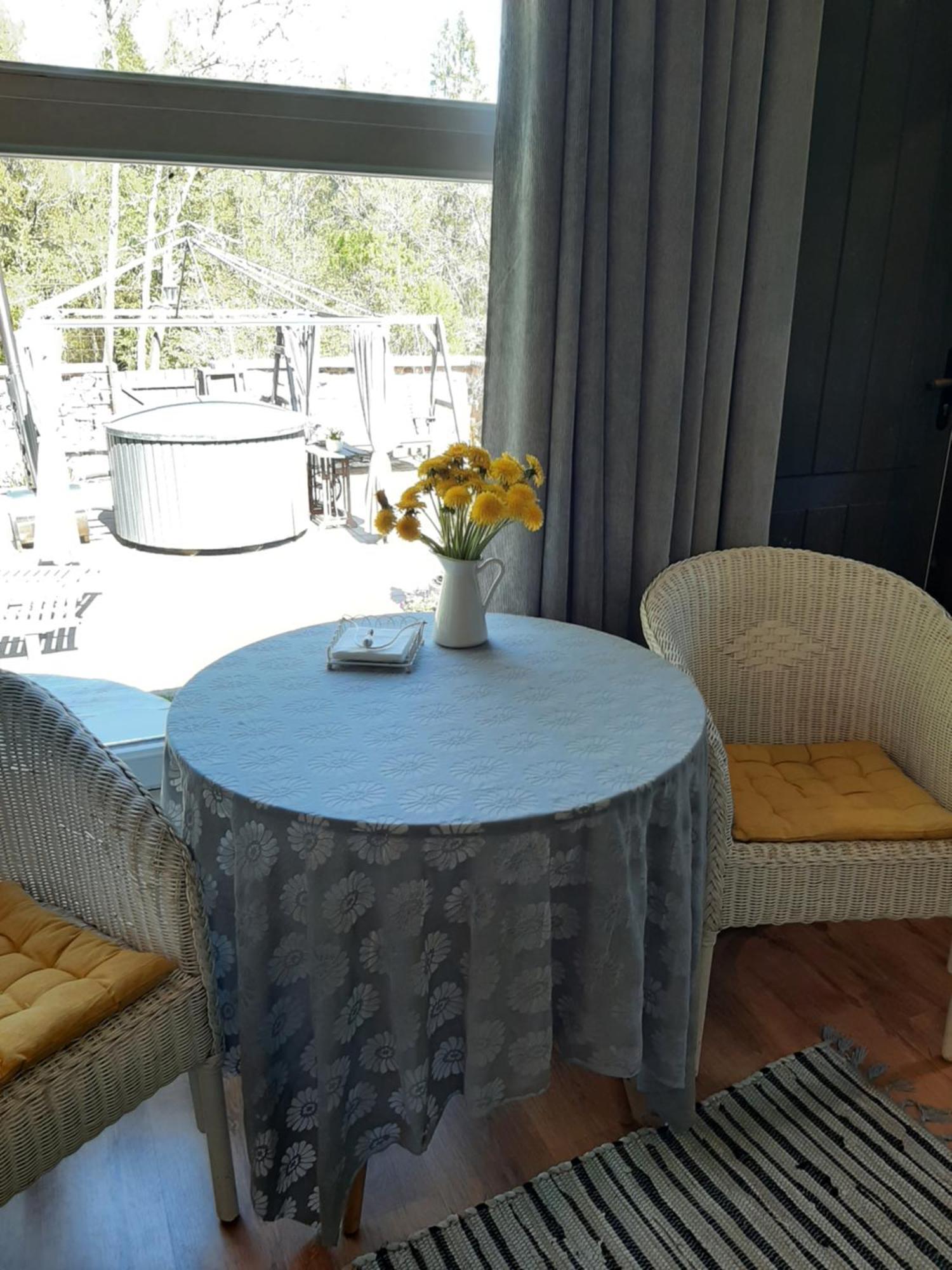 Mellene 1 Bedroom House In Nature & Hot Tube Turaida