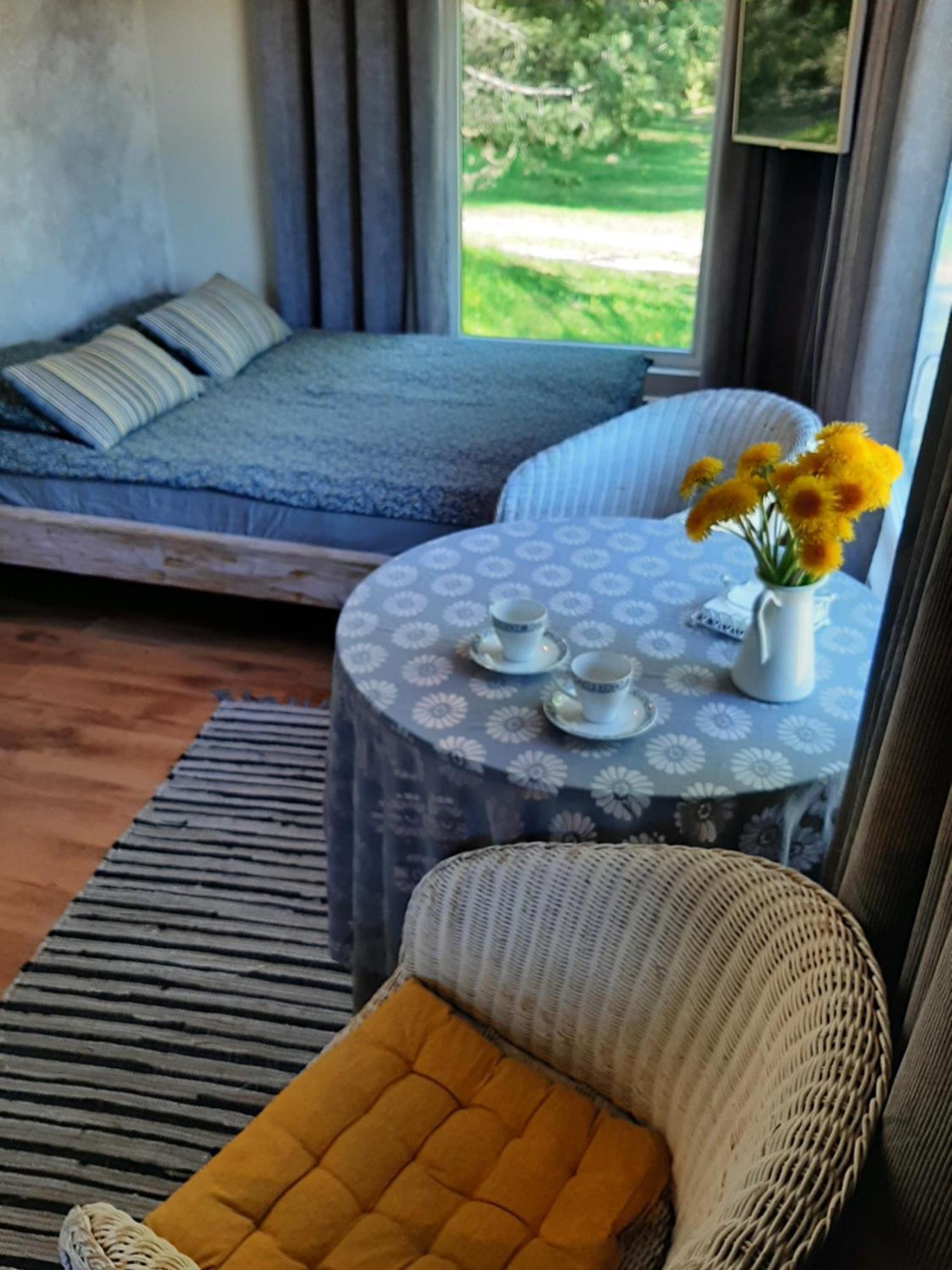 Mellene 1 Bedroom House In Nature & Hot Tube Holiday home