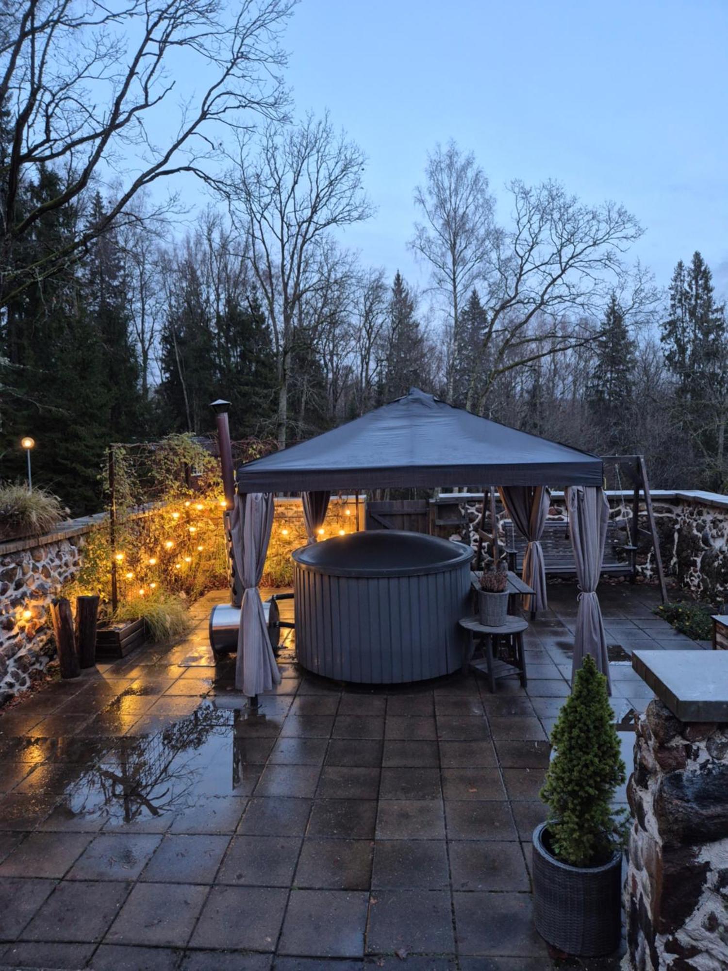 Mellene 1 Bedroom House In Nature & Hot Tube *