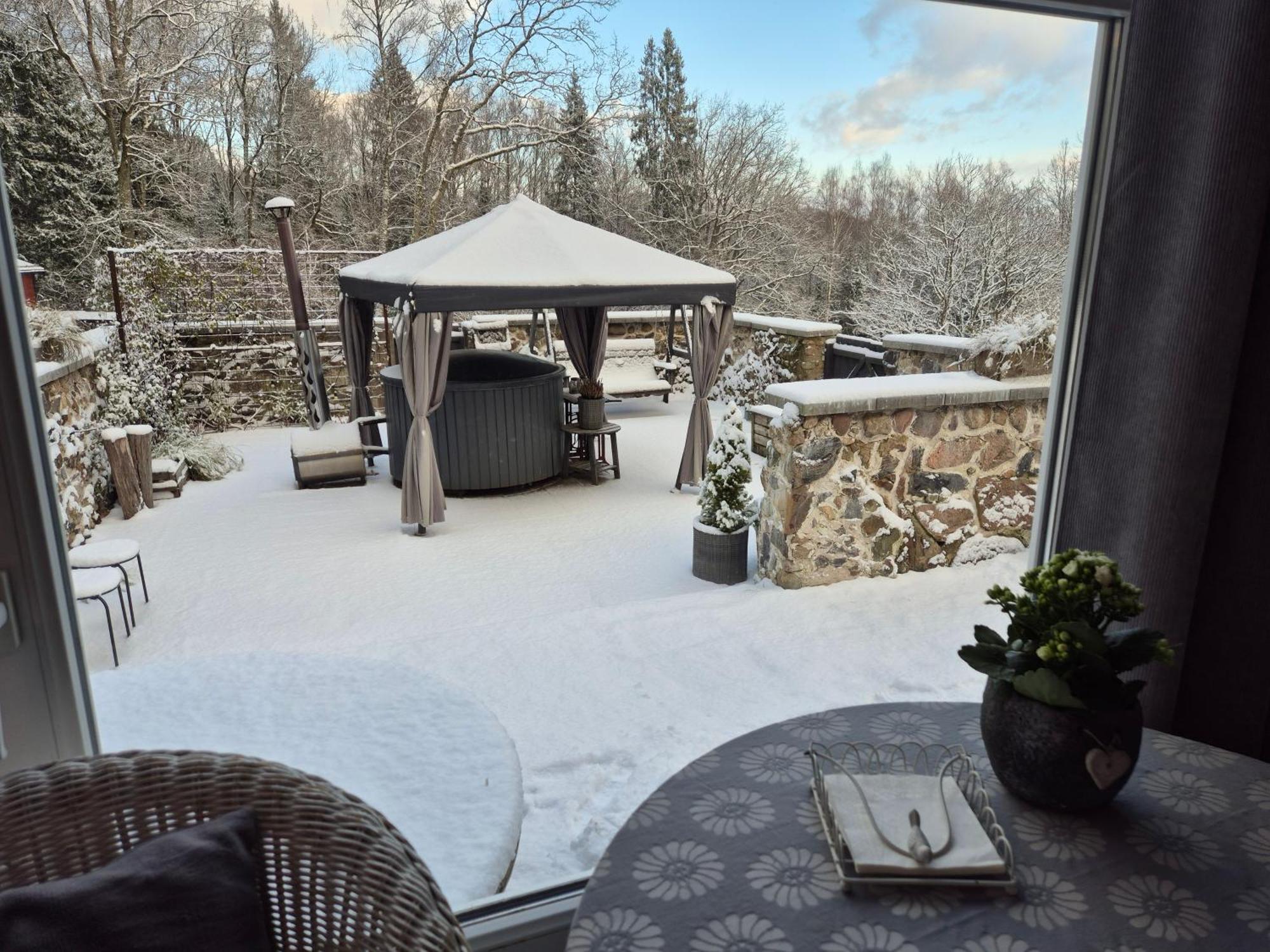Mellene 1 Bedroom House In Nature & Hot Tube Turaida